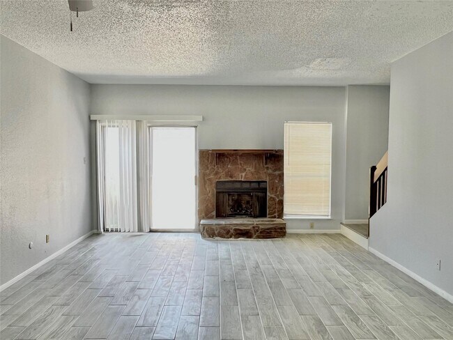 Building Photo - 12400 Brookglade Cir