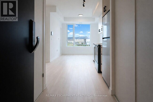 Photo du bâtiment - 4878 Powers Cmn