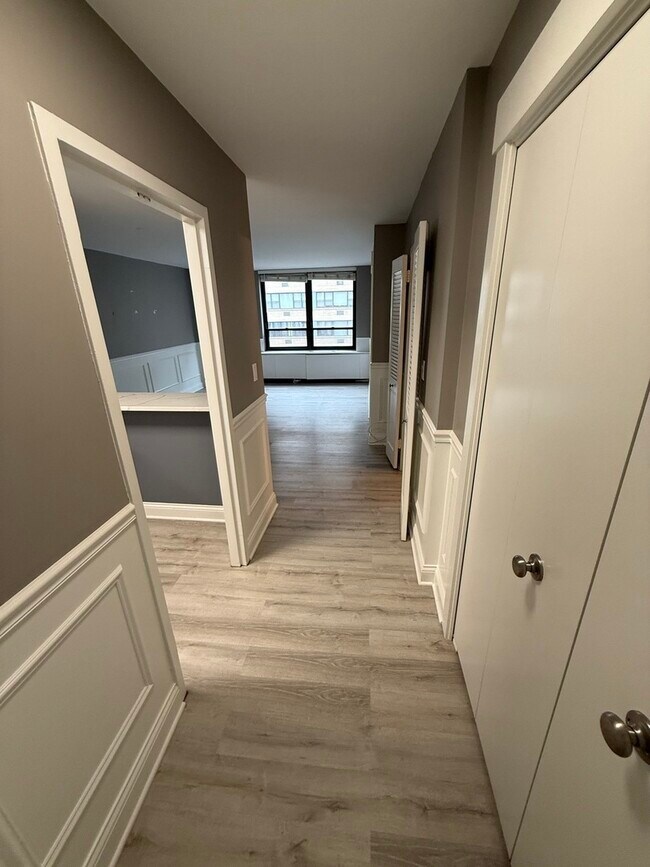 Foto del edificio - 222 E Pearson St