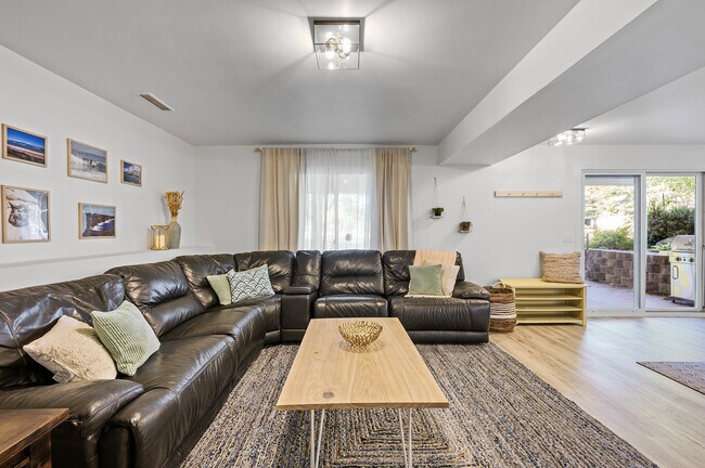Foto del edificio - 3308 81st Ave N