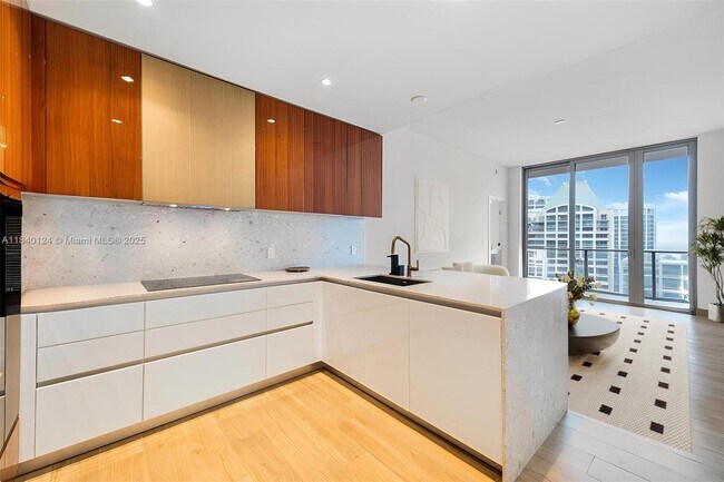 Foto del edificio - 2678 Tigertail Ave