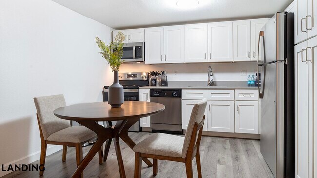 Foto del edificio - 2851 Maingate Village Cir