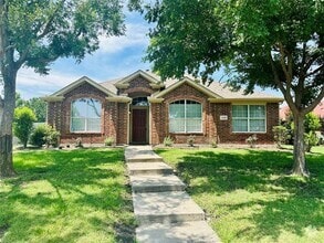 Building Photo - 428 Welch Dr