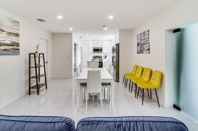 Foto del edificio - 6124 SW 64th Terrace