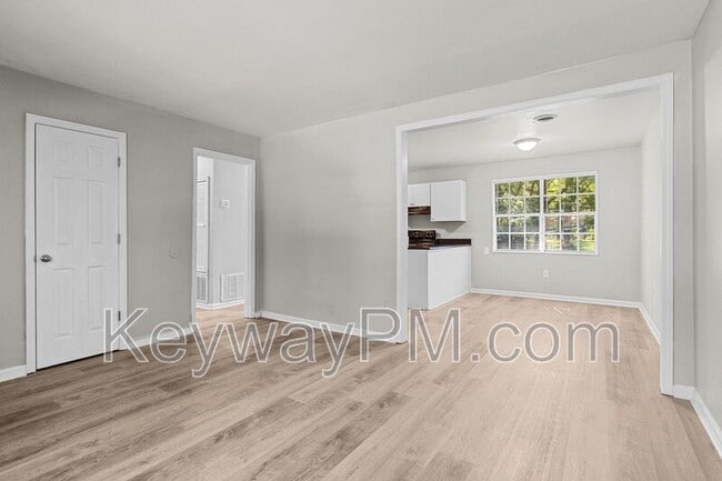 Building Photo - 3630 Columbine Dr