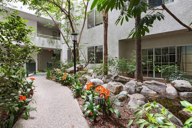 Foto del edificio - 1375 Kelton Ave