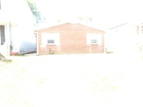 Building Photo - 1115 Walters St