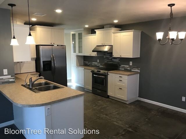Building Photo - 3560 Sunset Dr