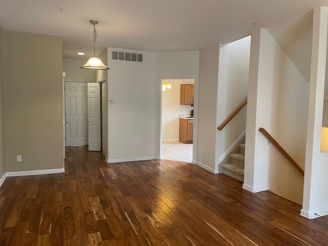 Building Photo - Spacious 3 Bed, 2.5 Bath Townhome in Rigden Farm!