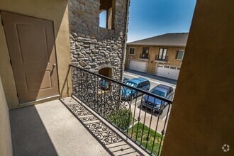 Building Photo - 952 W 965 N