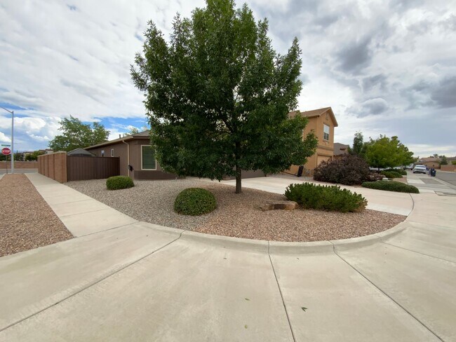 Foto del edificio - 3 Bedroom Single Story Home Available in T...