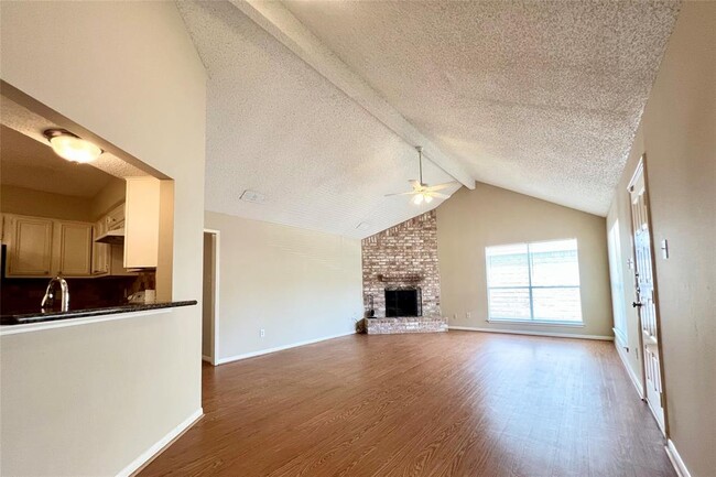 Building Photo - 3511 Palm Grove Dr