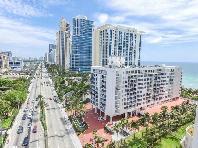 Building Photo - 17275 Collins Ave