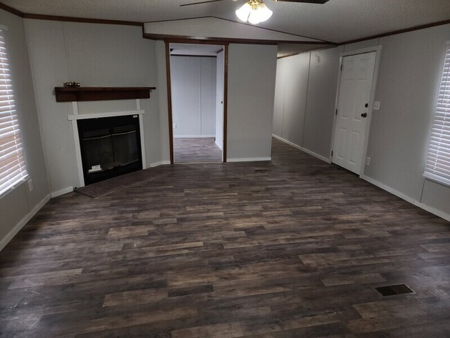 Building Photo - 508 S 7th St