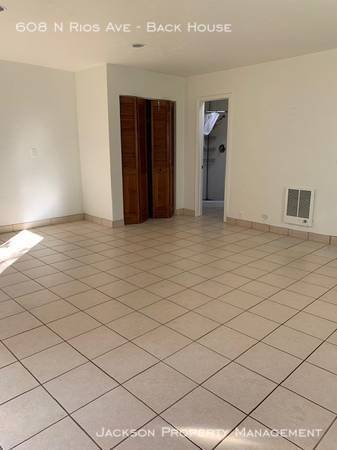 Foto del edificio - 608 N Rios Ave