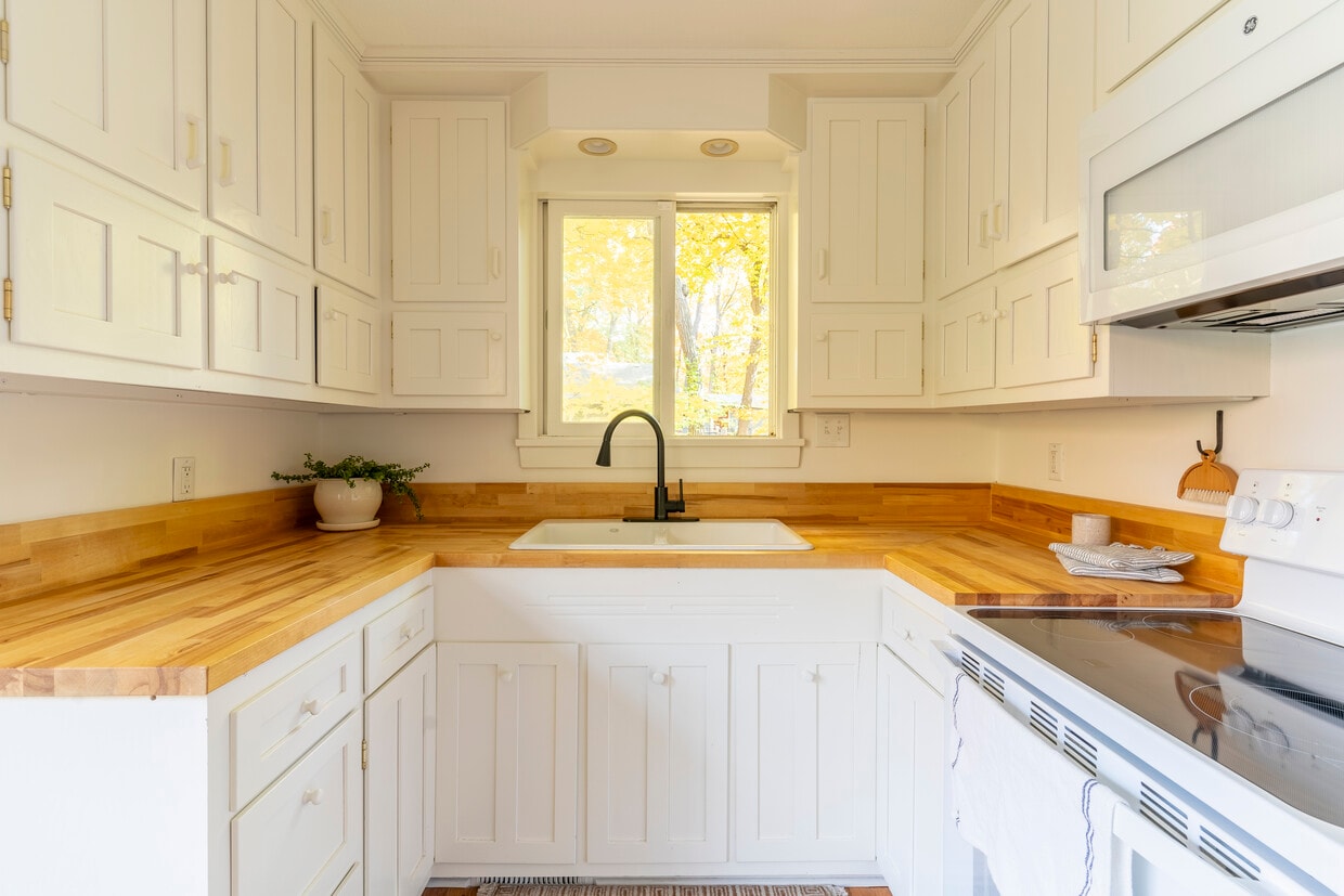 21145 Forest Dr, Shorewood, MN 55331 House Rental in Shorewood, MN