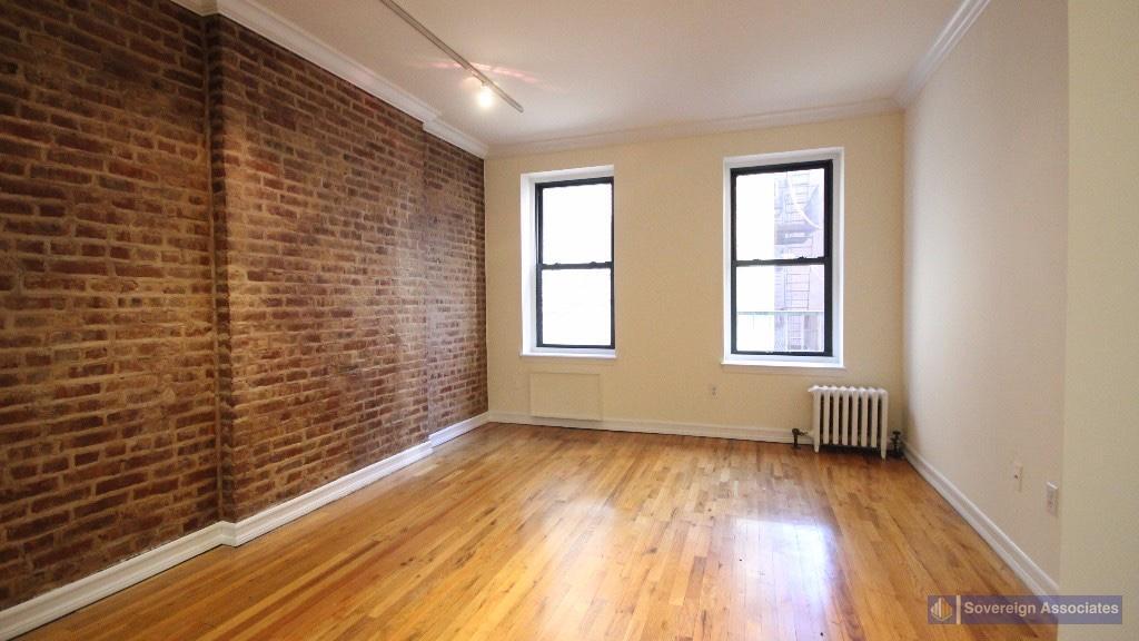 Primary Photo - 906 Amsterdam Ave