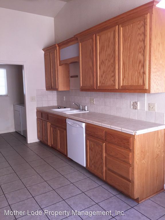Building Photo - 3 br, 2 bath House - 35 Saratoga