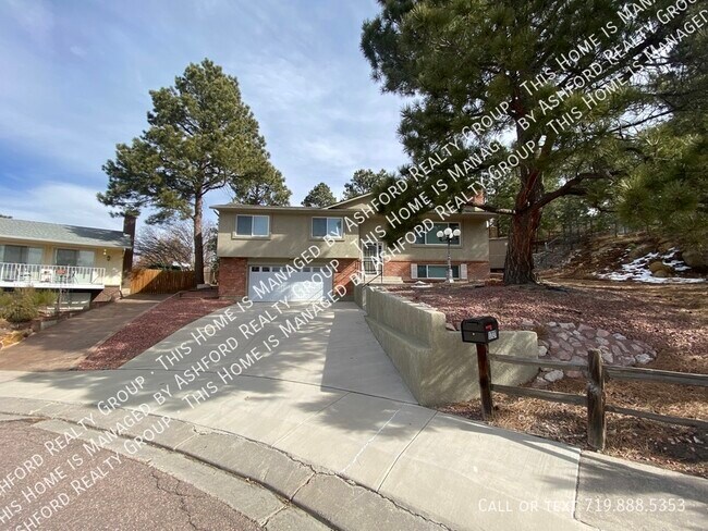 Building Photo - 1727 Sanderson Avenue