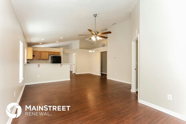Foto del edificio - 8566 Maple St
