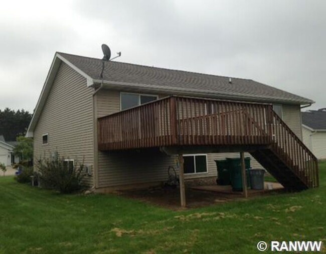 Foto del edificio - 4BR/2ba Tri-Level Home in Private West Side Neighborhood Near Sherman School