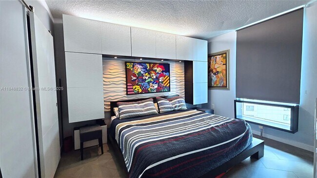 Foto del edificio - 9055 SW 73rd Ct