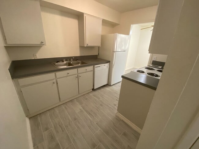 Interior Photo - Lions Court Apartments