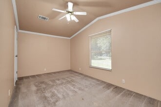 Building Photo - 111 Maple Ln