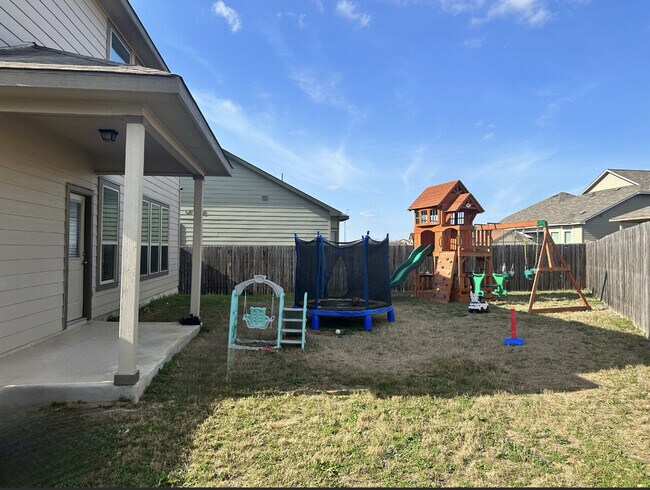 Foto del edificio - 5815 Acacia Farm