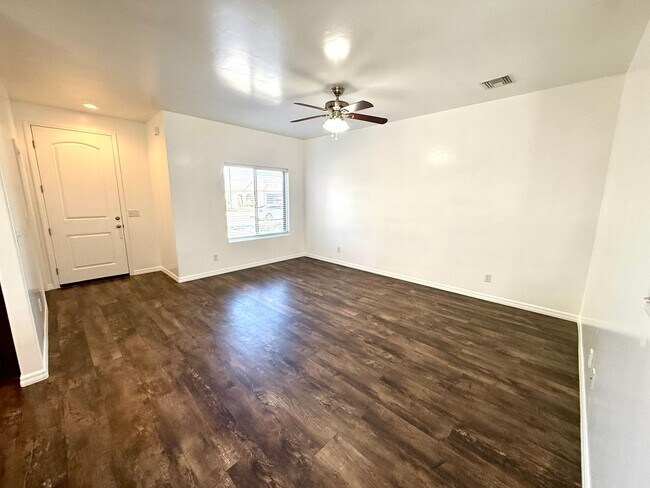 Foto del edificio - Great 3 Bedroom, 2 Bathroom Home Centrally Located- Available Now!