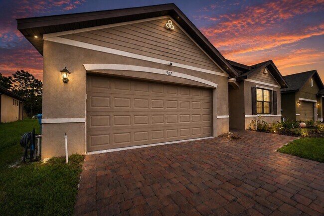 Building Photo - 927 Remington Green Dr SE