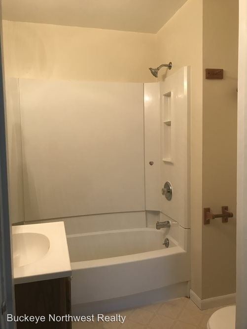 Building Photo - 3 br, 1.5 bath House - 2627 Jutland St