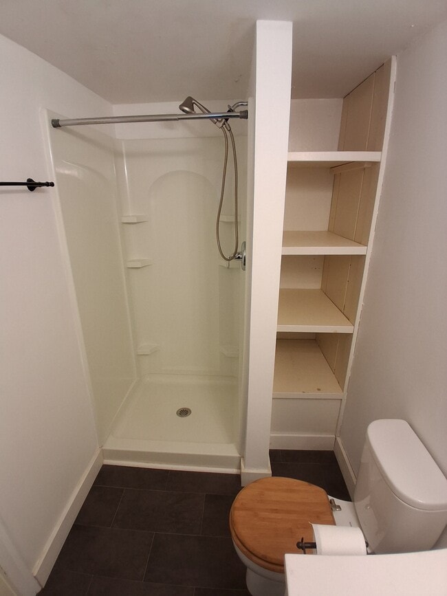 Building Photo - 25 Bennington Rd