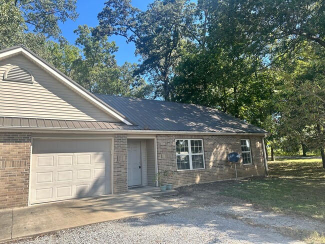 Building Photo - 95/105 Boone Crossing Drive