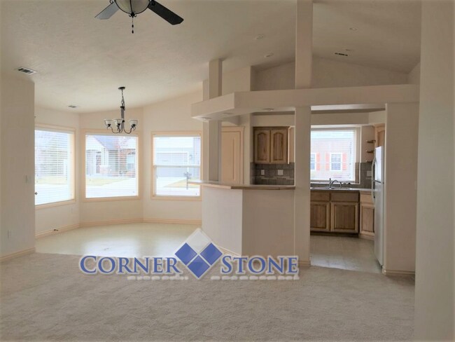 Foto del edificio - Corner Lot Home with Bonus/Flex Space!