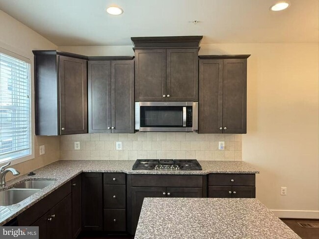 Building Photo - 111 Kandinsky Loop