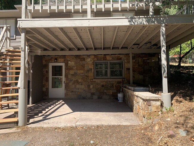 Building Photo - 166 Michels Circle