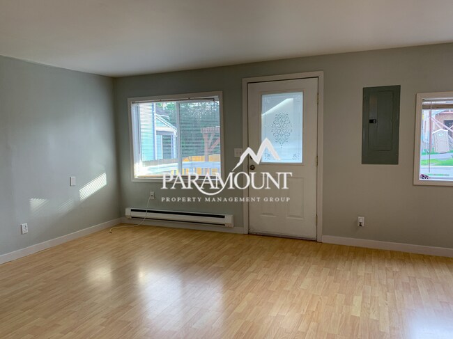 Building Photo - Cute 2 Bedroom in Keyport!