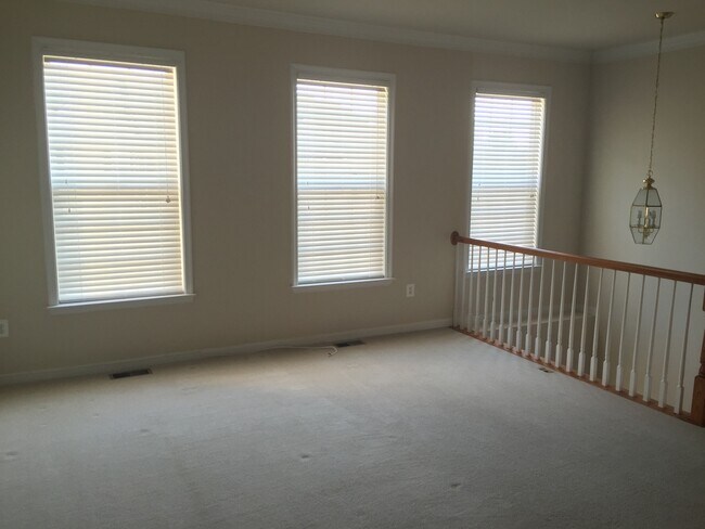 Foto del edificio - COZY TOWNHOUSE - Minutes to Quantico