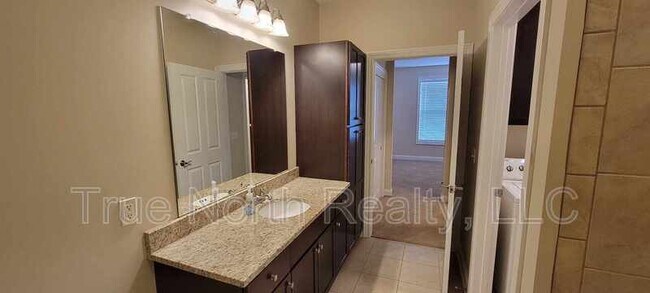 Foto del edificio - 960 Perry St