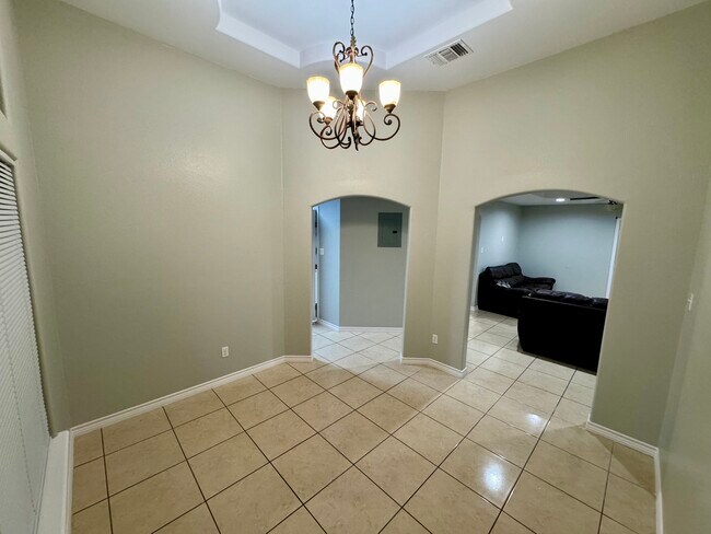 Building Photo - 2677 Fox Cove Drive