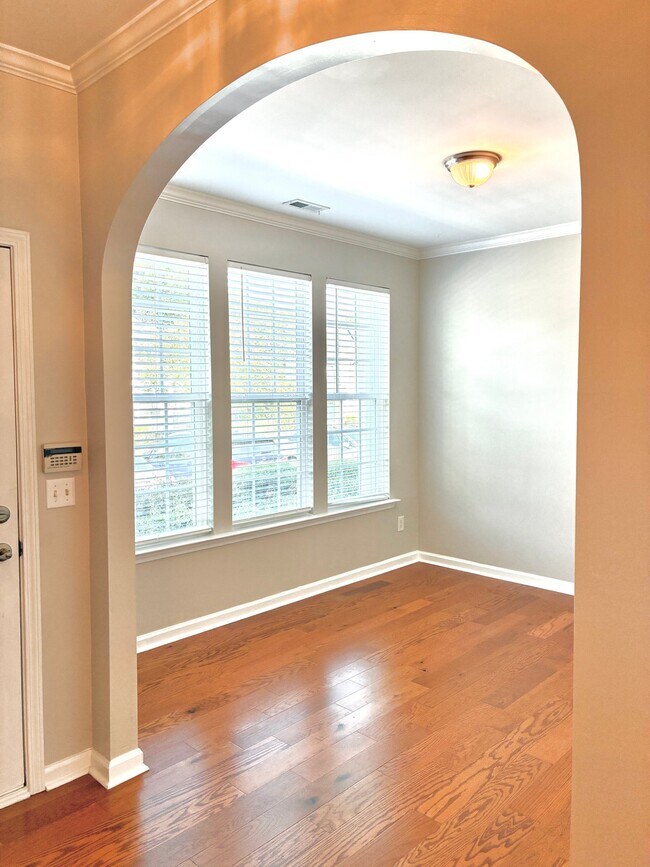 Foto del edificio - 413 Colwick Ln