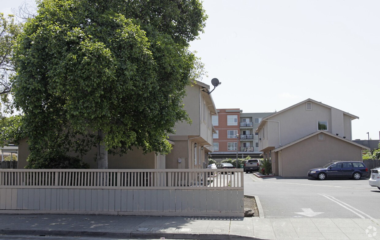 Foto del edificio - 1432-1442 159th Ave