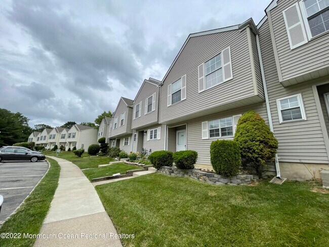 Building Photo - 694 Darlington Dr