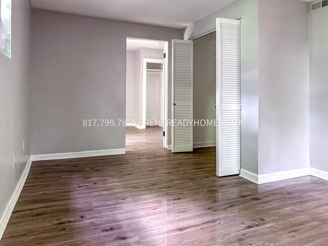 Building Photo - 1420 Rayfield Dr