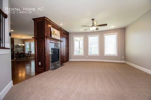 Building Photo - 2810 W 146th St
