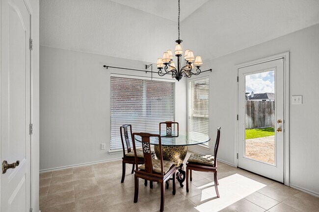 Foto del edificio - 9907 Brandywood Cir