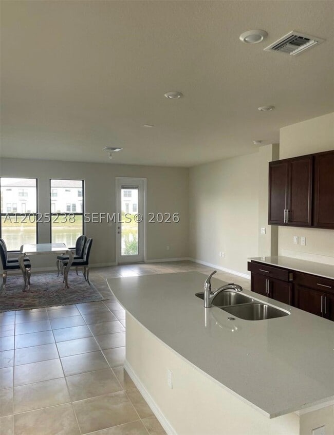Foto del edificio - 2163 Appleton Cir S