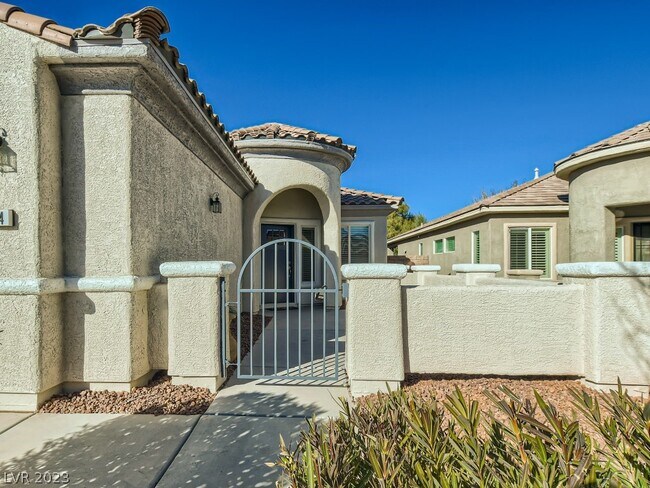 Foto del edificio - 7204 Crescentville Ave