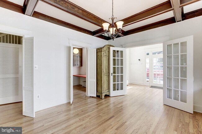Foto del edificio - 3710 Military Rd NW